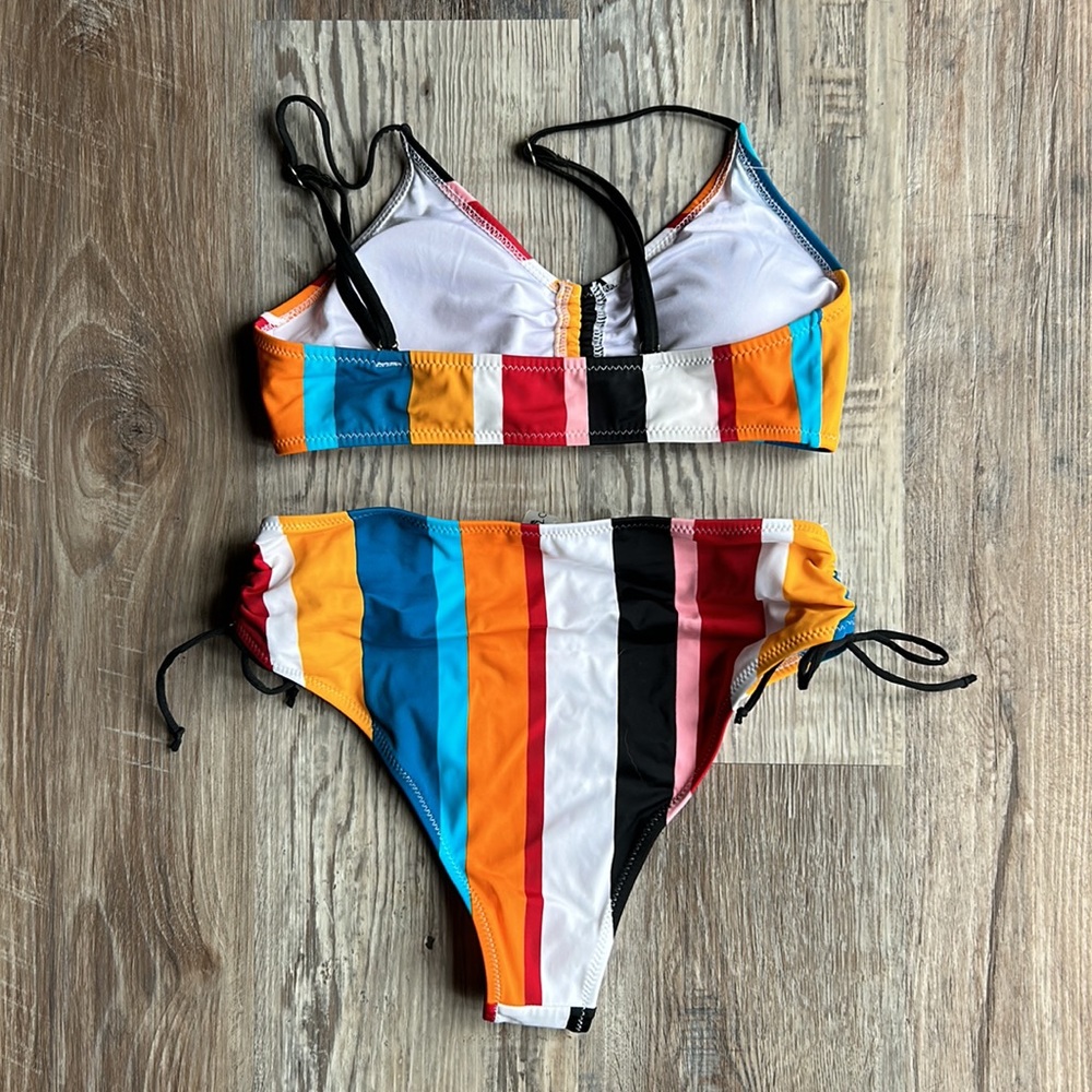 Bikini - Picture 2 of 3